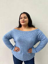Cargar imagen en el visor de la galería, Chompero Off shoulder - Celeste