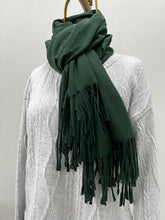 Cargar imagen en el visor de la galería, Pashmina verde botella

