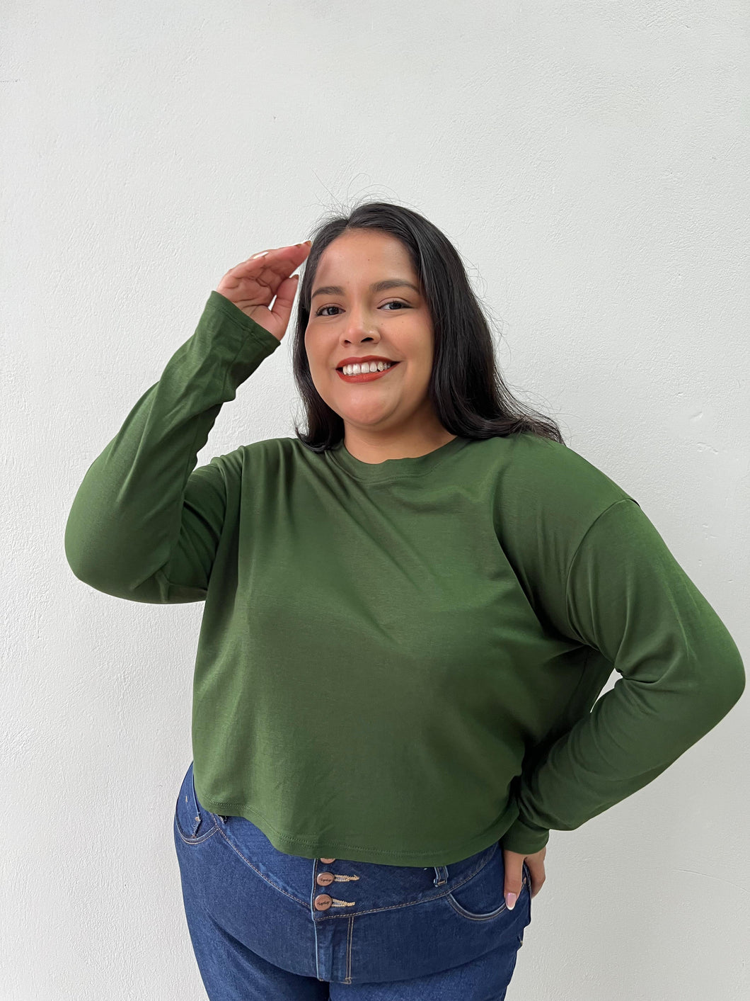 Crop algodón manga larga verde militar